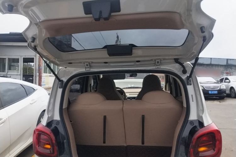 Used Wuling Hongguang MINIEV 2025 Four-Door Version Advanced Edition Trunk
