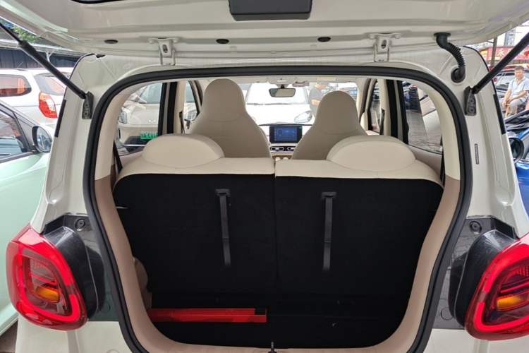 Used Wuling Hongguang MINIEV 2025 Four-Door Version Zhenxiang+ Edition Trunk