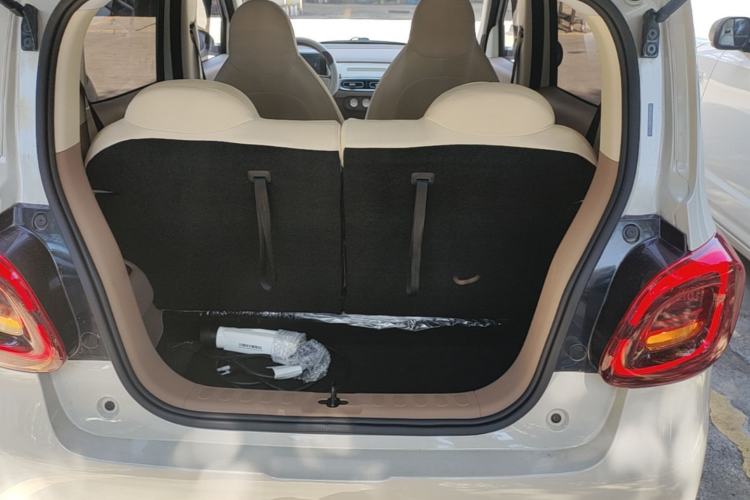 Used Wuling Hongguang MINIEV 2025 Four-Door Version Premium Edition Trunk