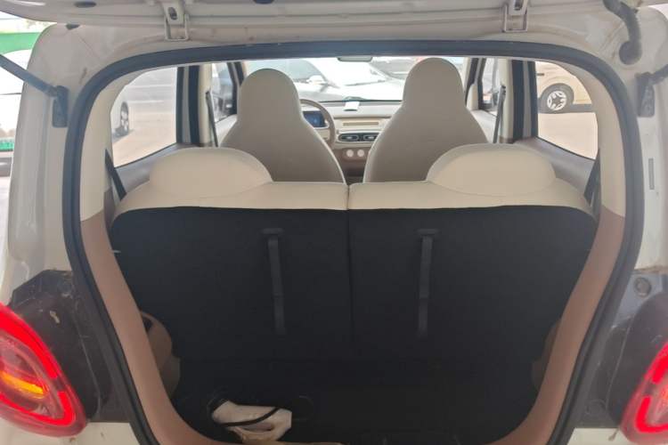 Used Wuling Hongguang MINIEV 2025 Four-Door Version Advanced Edition Trunk