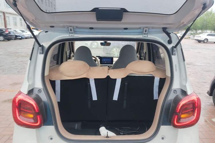 Used Wuling Hongguang MINIEV 2025 Four-Door Version Zhenxiang+ Edition Trunk
