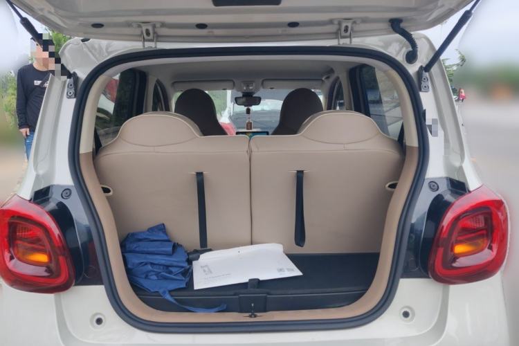 Used Wuling Hongguang MINIEV 2025 Four-Door Version Advanced Edition Trunk
