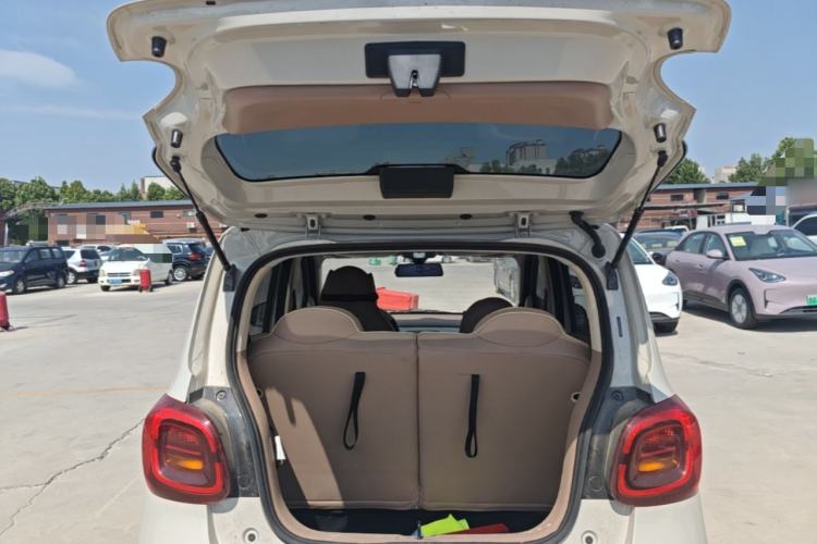 Used Wuling Hongguang MINIEV 2025 Four-Door Version Advanced Edition Trunk