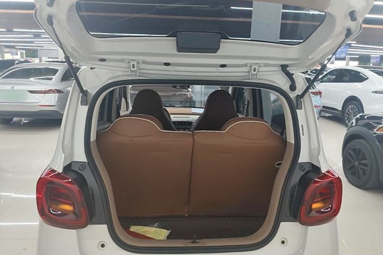 Used Wuling Hongguang MINIEV 2025 Four-Door Version Advanced Edition Trunk