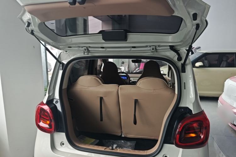 Used Wuling Hongguang MINIEV 2025 Four-Door Version Advanced Edition Trunk