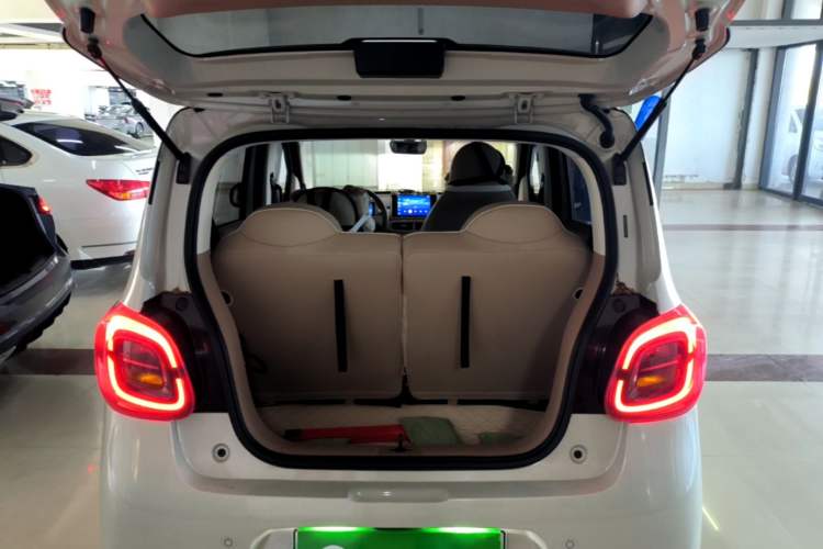 Used Wuling Hongguang MINIEV 2025 Four-Door Version Zhenxiang+ Edition Trunk