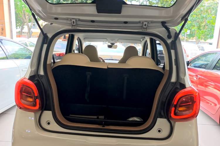 Used Wuling Hongguang MINIEV 2025 Four-Door Version Advanced Edition Trunk