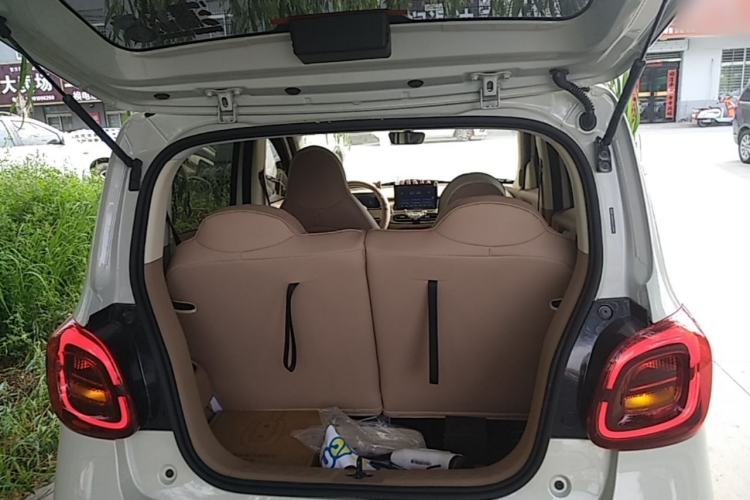 Used Wuling Hongguang MINIEV 2025 Four-Door Version Advanced Edition Trunk