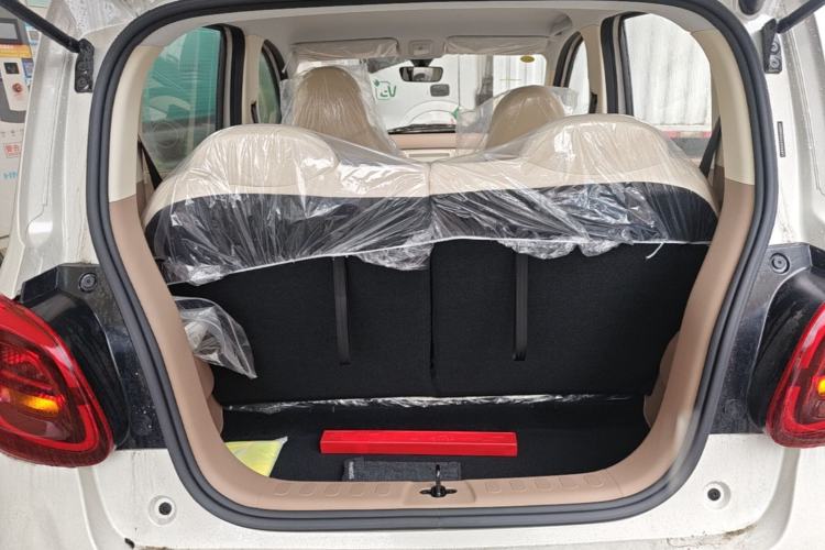 Used Wuling Hongguang MINIEV 2025 Four-Door Version Advanced Edition Trunk