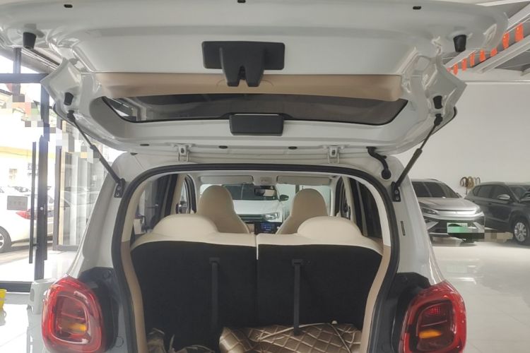 Used Wuling Hongguang MINIEV 2025 Four-Door Version Premium Edition Trunk