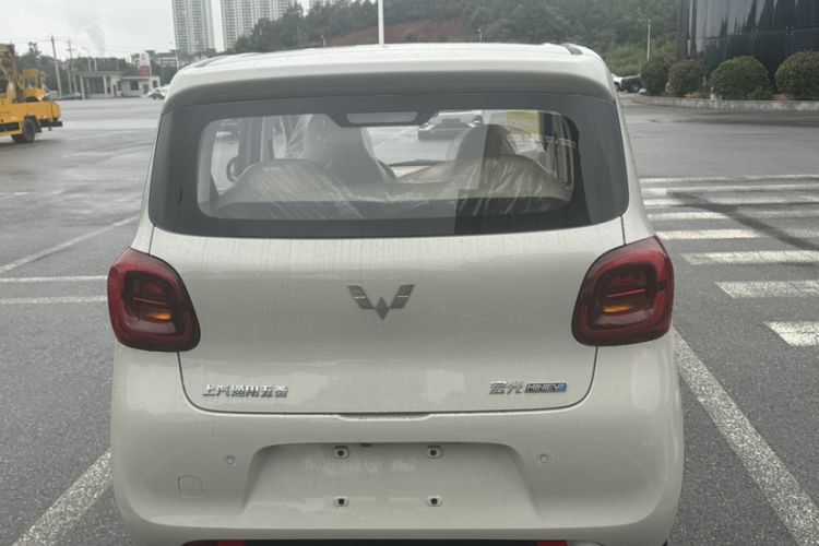 Used Wuling Hongguang MINIEV 2025 Four-Door Version Advanced Edition Trunk