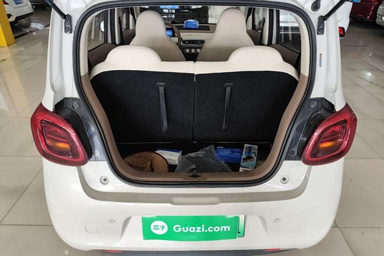Used Wuling Hongguang MINIEV 2025 Four-Door Version Advanced Edition Trunk