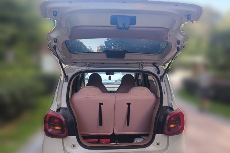 Used Wuling Hongguang MINIEV 2025 Four-Door Version Advanced Edition Trunk