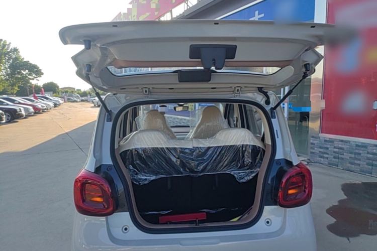 Used Wuling Hongguang MINIEV 2025 Four-Door Version Premium Edition Trunk