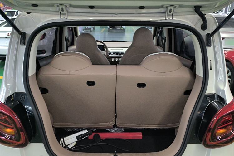 Used Wuling Hongguang MINIEV 2025 Four-Door Version Advanced Edition Trunk