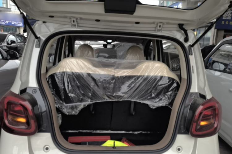 Used Wuling Hongguang MINIEV 2025 Four-Door Version Advanced Edition Trunk