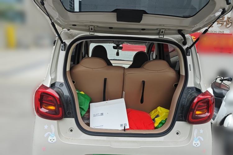 Used Wuling Hongguang MINIEV 2025 Four-Door Version Advanced Edition Trunk