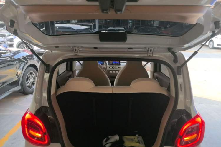 Used Wuling Hongguang MINIEV 2025 Four-Door Version Advanced Edition Trunk