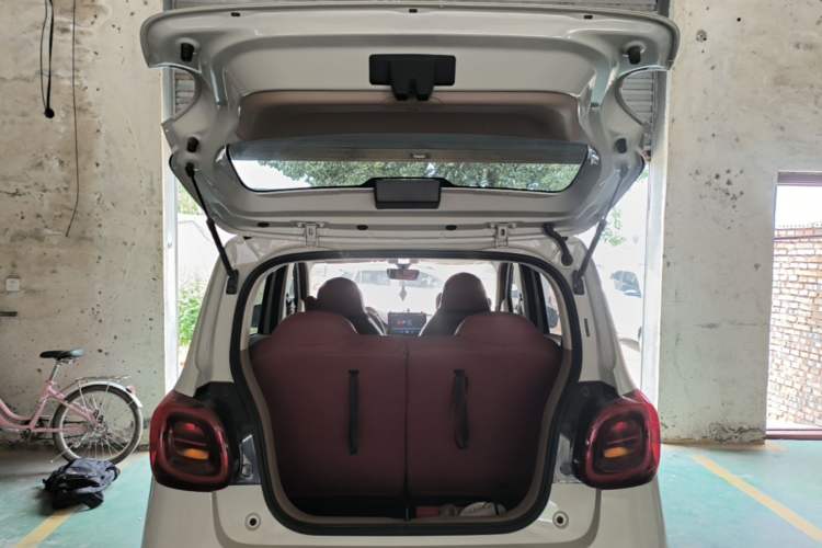 Used Wuling Hongguang MINIEV 2025 Four-Door Version Advanced Edition Trunk