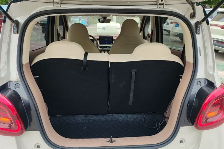 Used Wuling Hongguang MINIEV 2025 Four-Door Version Advanced Edition Trunk