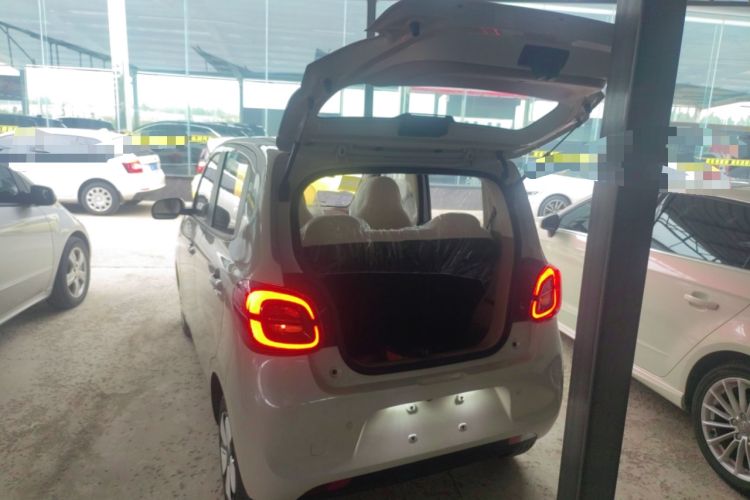 Used Wuling Hongguang MINIEV 2025 Four-Door Version Advanced Edition Trunk