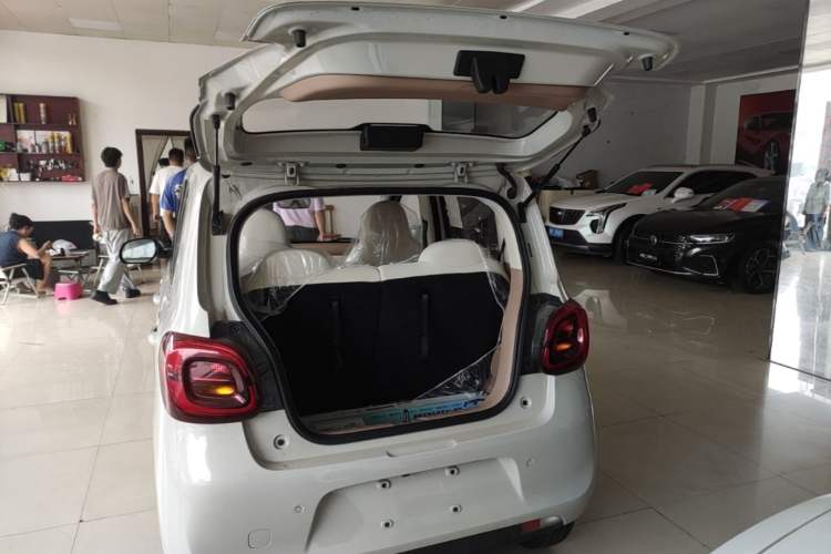 Used Wuling Hongguang MINIEV 2025 Four-Door Version Advanced Edition Trunk