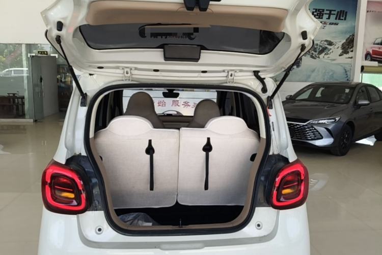 Used Wuling Hongguang MINIEV 2025 Four-Door Version Advanced Edition Trunk