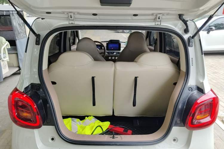 Used Wuling Hongguang MINIEV 2025 Four-Door Version Zhenxiang+ Edition Trunk