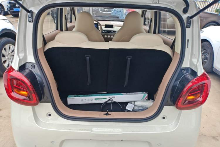Used Wuling Hongguang MINIEV 2025 Four-Door Version Advanced Edition Trunk