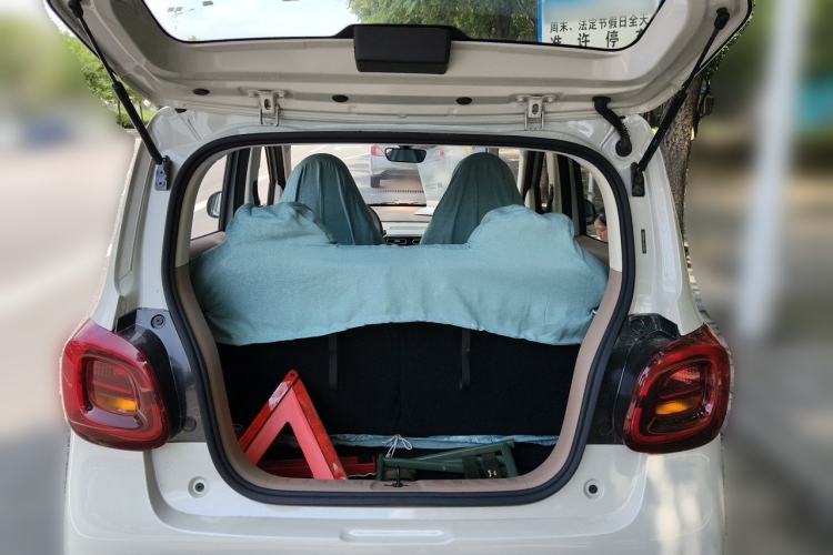 Used Wuling Hongguang MINIEV 2025 Four-Door Version Advanced Edition Trunk
