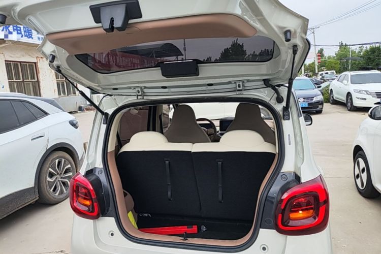 Used Wuling Hongguang MINIEV 2025 Four-Door Version Premium Edition Trunk