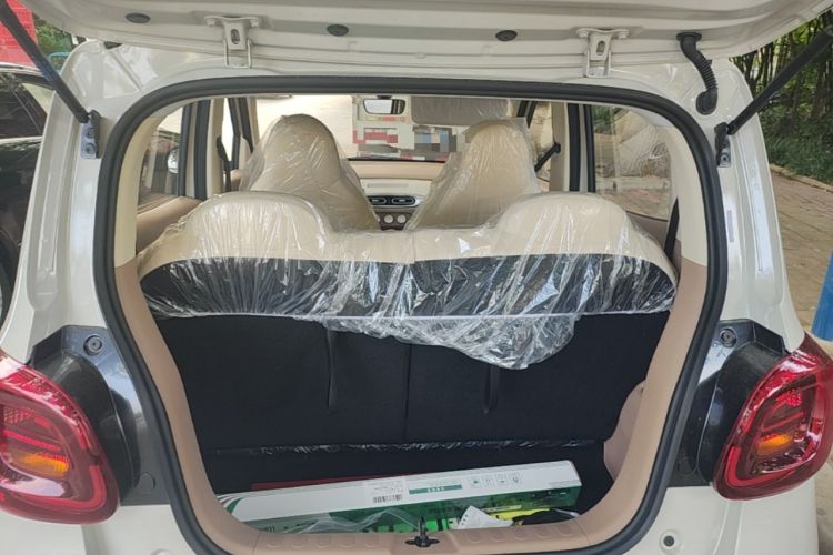 Used Wuling Hongguang MINIEV 2025 Four-Door Version Advanced Edition Trunk