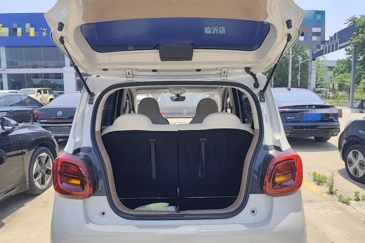 Used Wuling Hongguang MINIEV 2025 Four-Door Version Advanced Edition Trunk