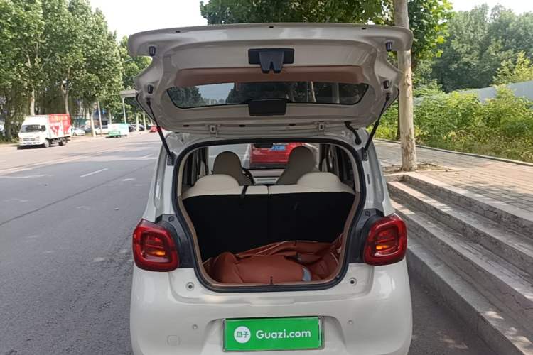 Used Wuling Hongguang MINIEV 2025 Four-Door Version Advanced Edition Trunk