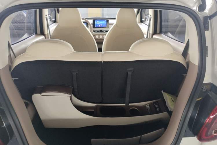 Used Wuling Hongguang MINIEV 2025 Four-Door Version Zhenxiang+ Edition Trunk