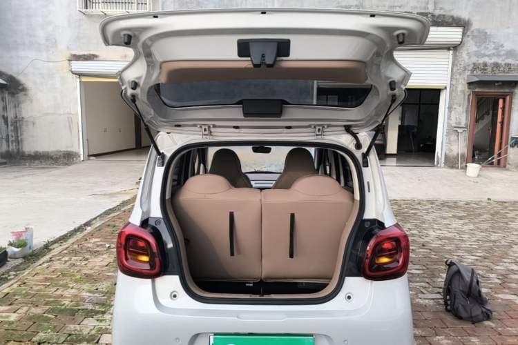 Used Wuling Hongguang MINIEV 2025 Four-Door Version Advanced Edition Trunk