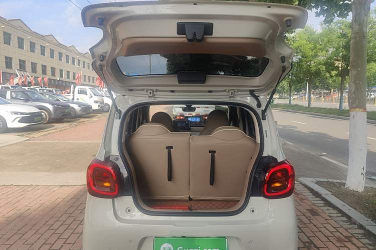 Used Wuling Hongguang MINIEV 2025 Four-Door Version Advanced Edition Trunk