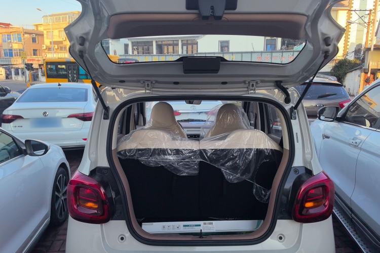 Used Wuling Hongguang MINIEV 2025 Four-Door Version Advanced Edition Trunk