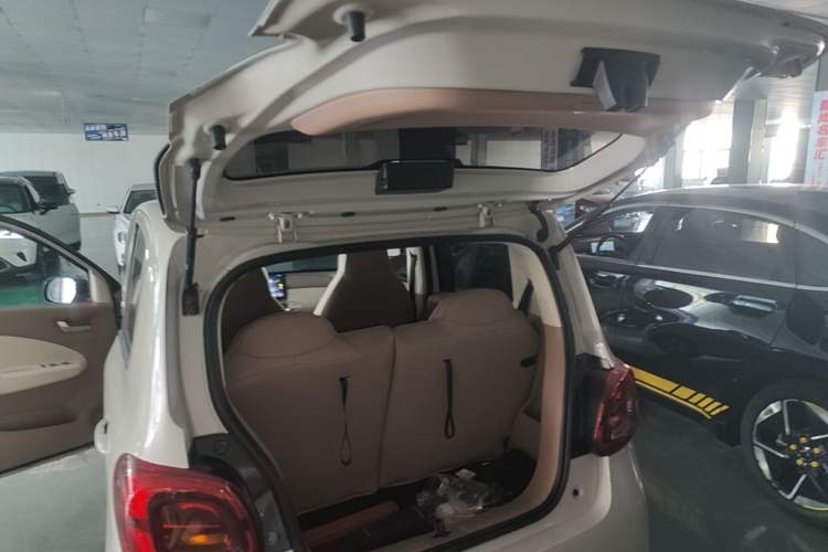 Used Wuling Hongguang MINIEV 2025 Four-Door Version Advanced Edition Trunk