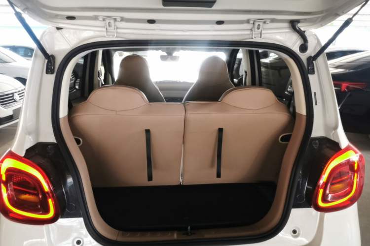 Used Wuling Hongguang MINIEV 2025 Four-Door Version Advanced Edition Trunk