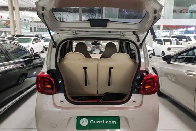 Used Wuling Hongguang MINIEV 2025 Four-Door Version Advanced Edition Trunk