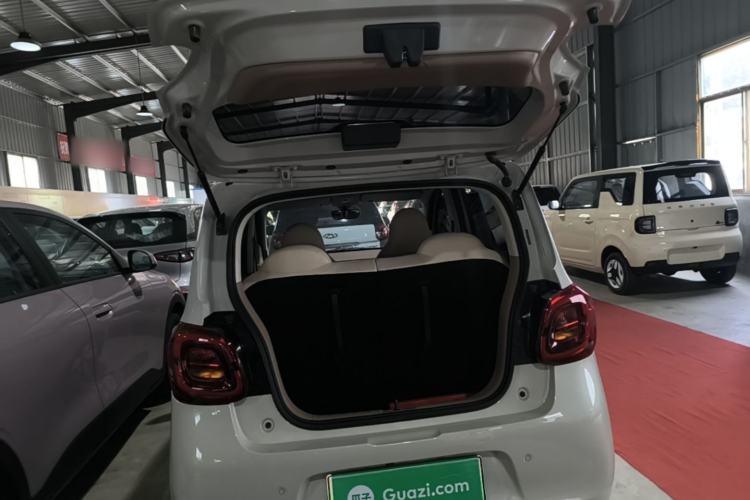 Used Wuling Hongguang MINIEV 2025 Four-Door Version Advanced Edition Trunk
