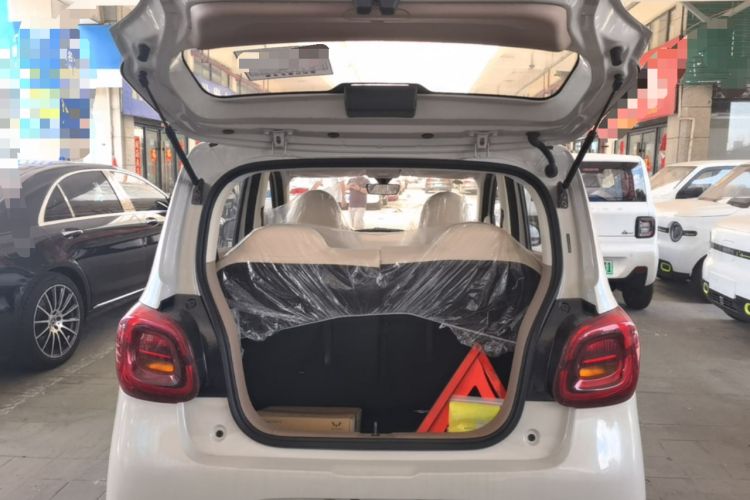 Used Wuling Hongguang MINIEV 2025 Four-Door Version Advanced Edition Trunk