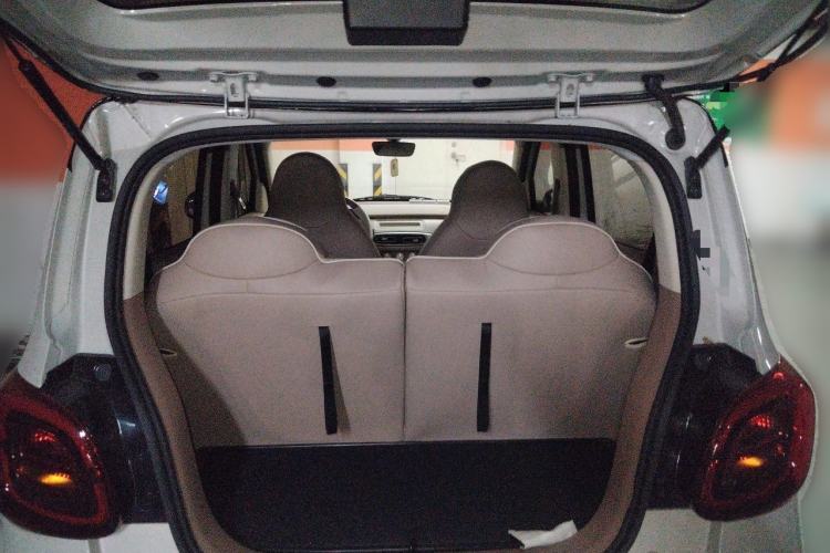 Used Wuling Hongguang MINIEV 2025 Four-Door Version Advanced Edition Trunk