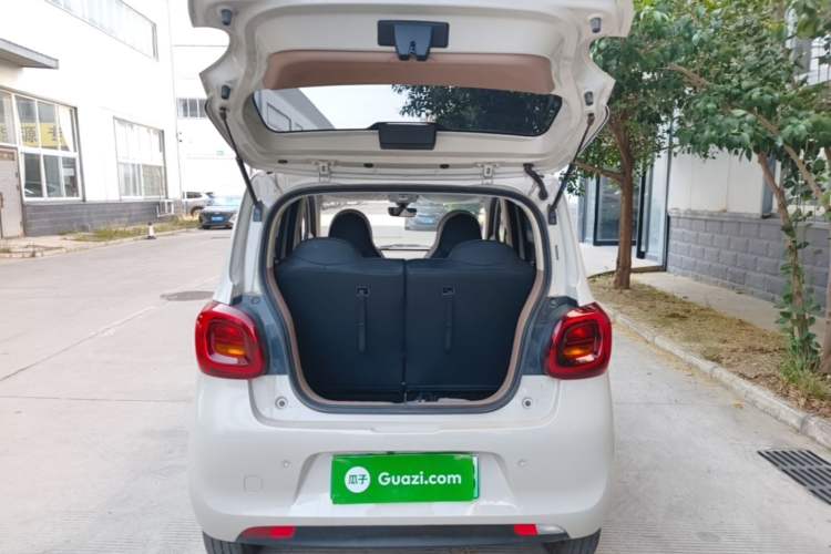 Used Wuling Hongguang MINIEV 2025 Four-Door Version Advanced Edition Trunk