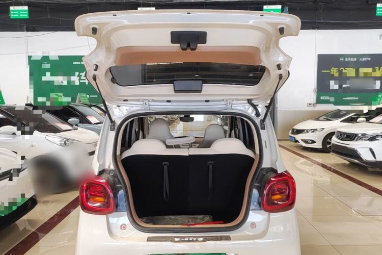 Used Wuling Hongguang MINIEV 2025 Four-Door Version Advanced Edition Trunk