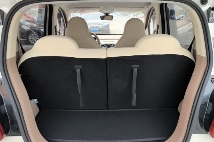 Used Wuling Hongguang MINIEV 2025 Four-Door Version Advanced Edition Trunk