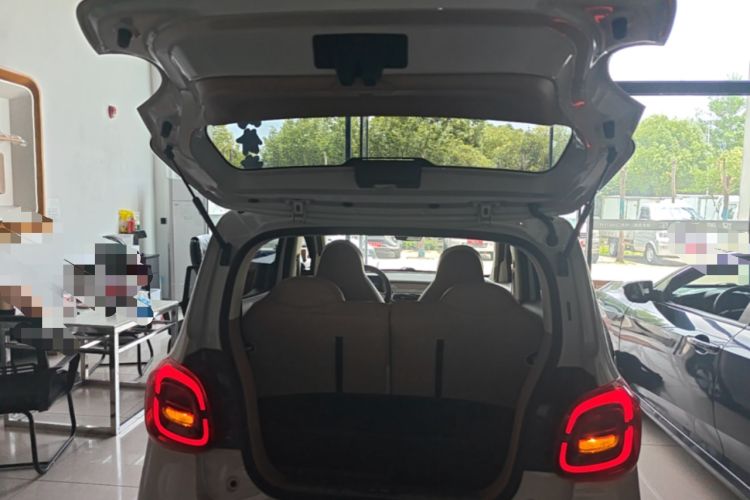 Used Wuling Hongguang MINIEV 2025 Four-Door Version Advanced Edition Trunk