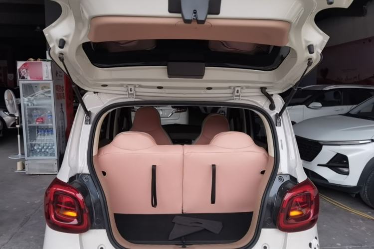 Used Wuling Hongguang MINIEV 2025 Four-Door Version Advanced Edition Trunk