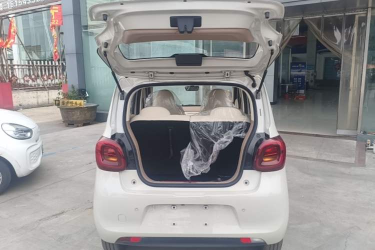 Used Wuling Hongguang MINIEV 2025 Four-Door Version Advanced Edition Trunk